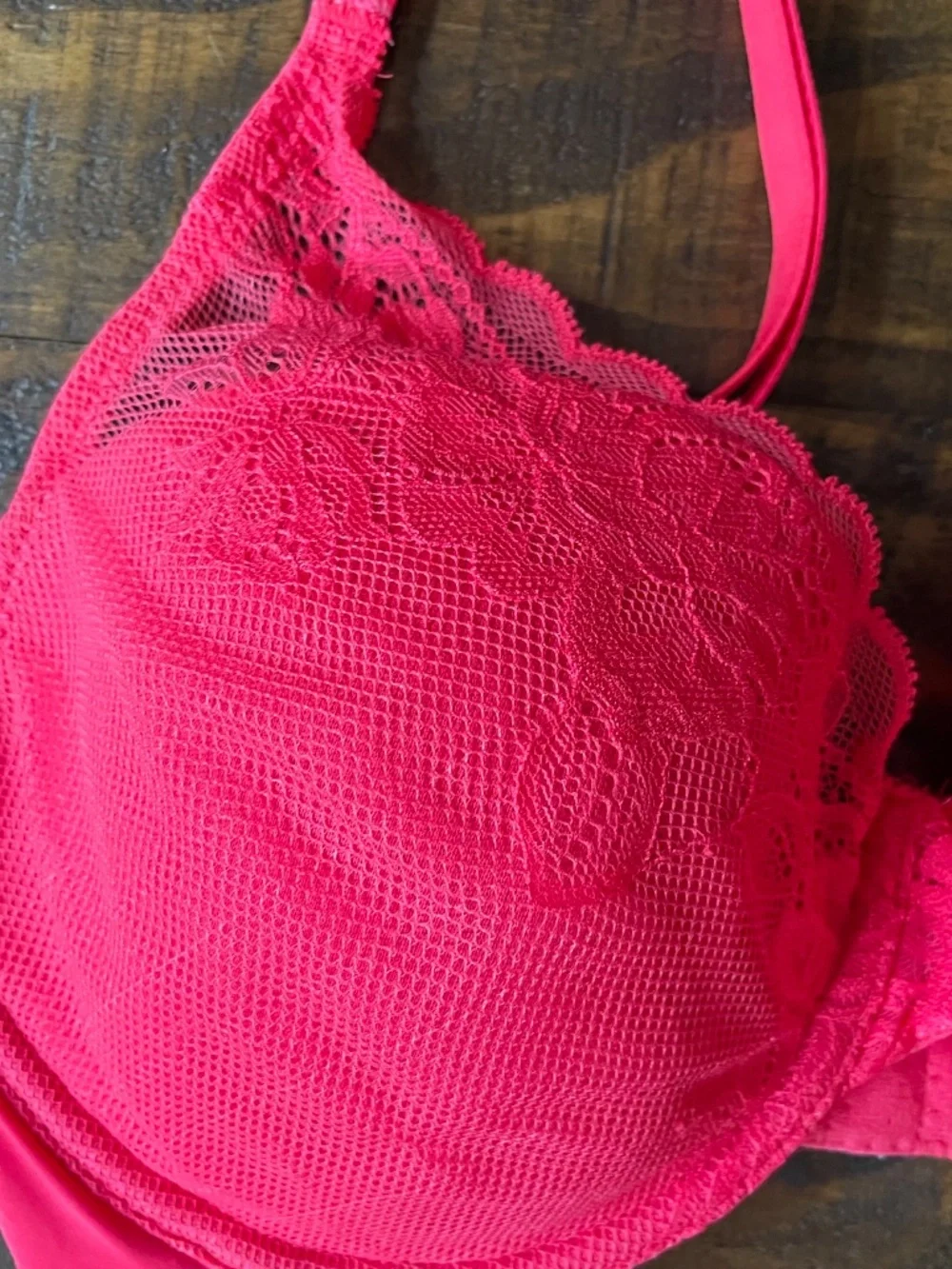Natori red lace